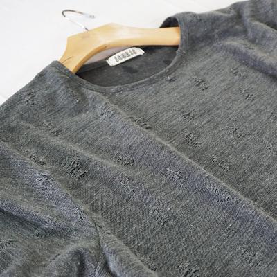 NOTCHED SCOOP HEM TEE