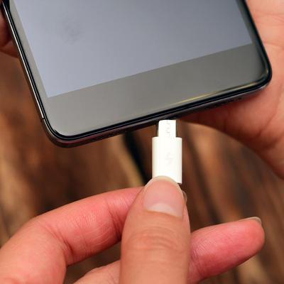 2 in 1 Micro Travel Charging Set / Available in 2 colors