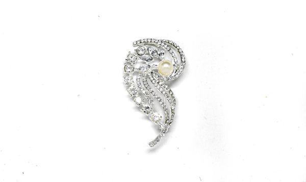 3" x 2 1/2" Rhinestone Pin Brooch with Pearl