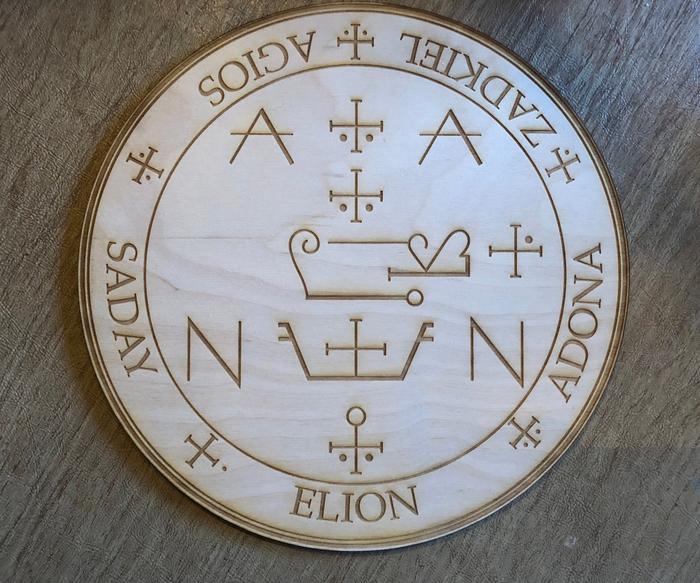 Zadkiel Crystal Grid - Zadkiel Altar Table~14 Inch