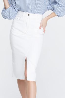 WHITE DENIM SKIRT WITH A SLITn
