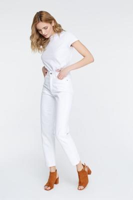 WHITE MOM FIT JEANSn