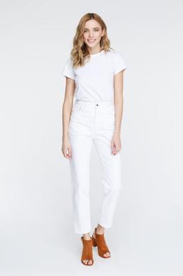 WHITE MOM FIT JEANSn