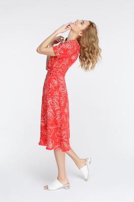RED DRESS ON THE SMELL WITH RUFFLESn