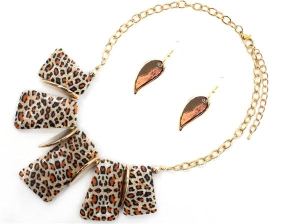 THE UNIQUE STONE NECKLACE SET | LEOPARD PRINT