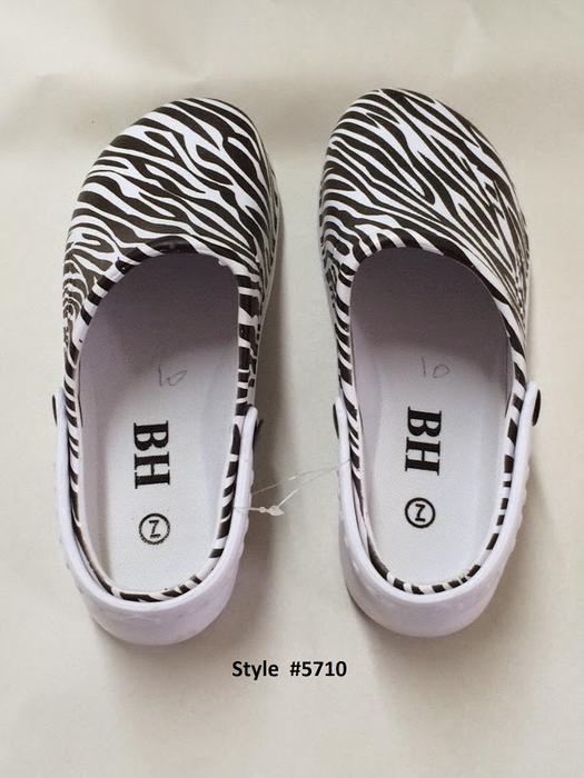 Ultra and flexible comfort clogs