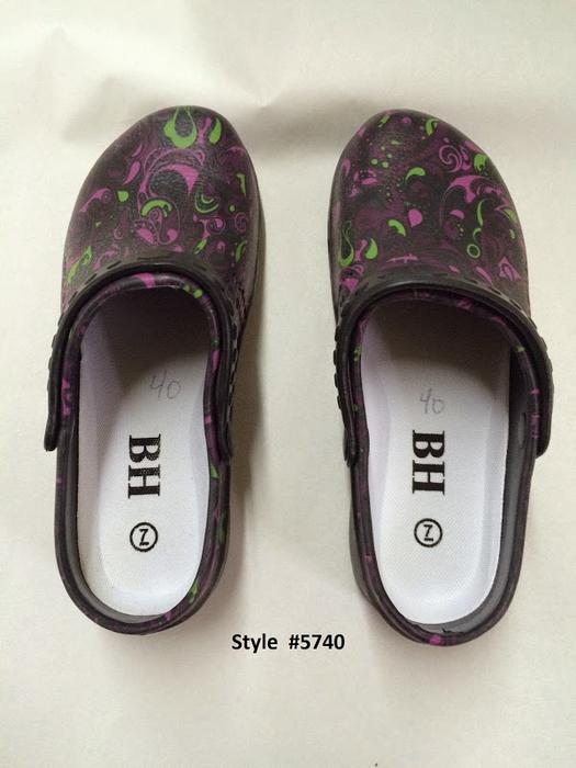 Ultra and flexible comfort clogs