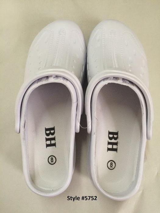 Ultra and flexible comfort clogs