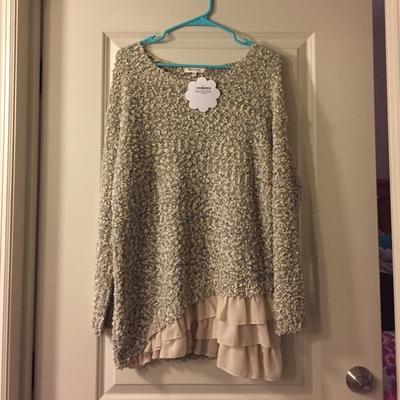 Miracle M/L Gray/Ivory Sweater from Shophopes.comnNWTnMiracle