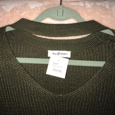 Miracle size S/M sweaternNWTnMiracle