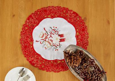 Holiday Doilies: 4 Styles, 2 Sizes