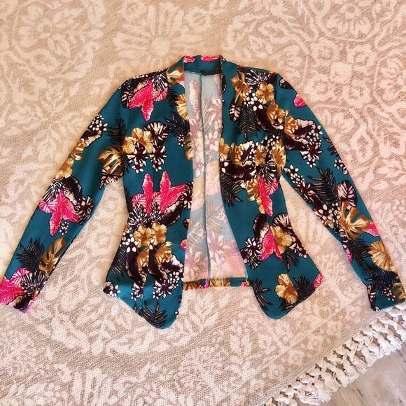 Floral blazer/jacket!