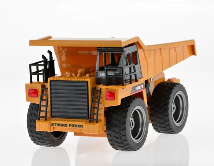 1540 Mining truck with metal bed