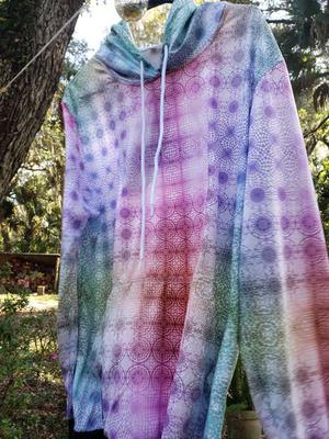 Thin Pullover Hoodie - Inverse Tessellation