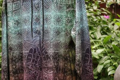 Thin Pullover Hoodie - Tessellation