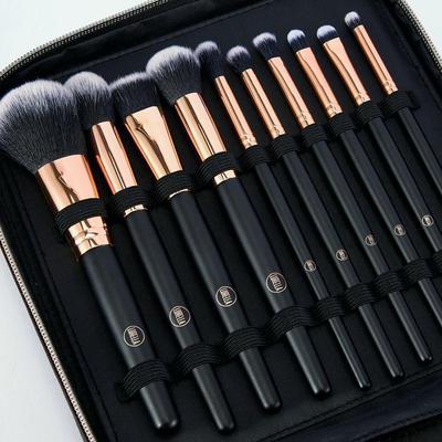 ON THE MOVE - 10 PIECE SET AND TRAVEL CASE