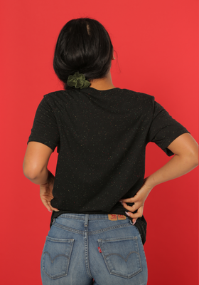 BLACK SPECKLED TEE