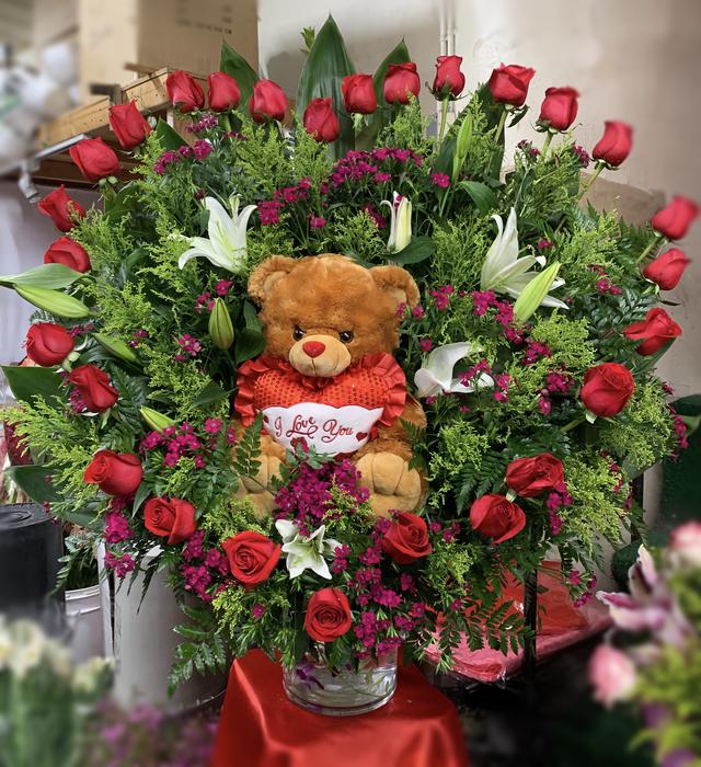 Rose heart with teddy bear